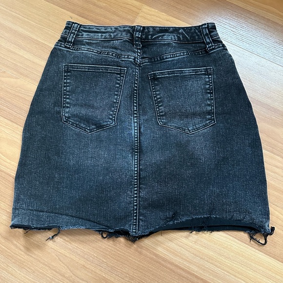 BANANA REPUBLIC Denim Mini Skirt, Size 2 Tall - Picture 2 of 2